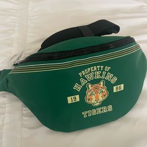 STRANGER THINGS FANNY PACK - LIMITED EDITION MAC COSMETICS - NEVER WORN NEW